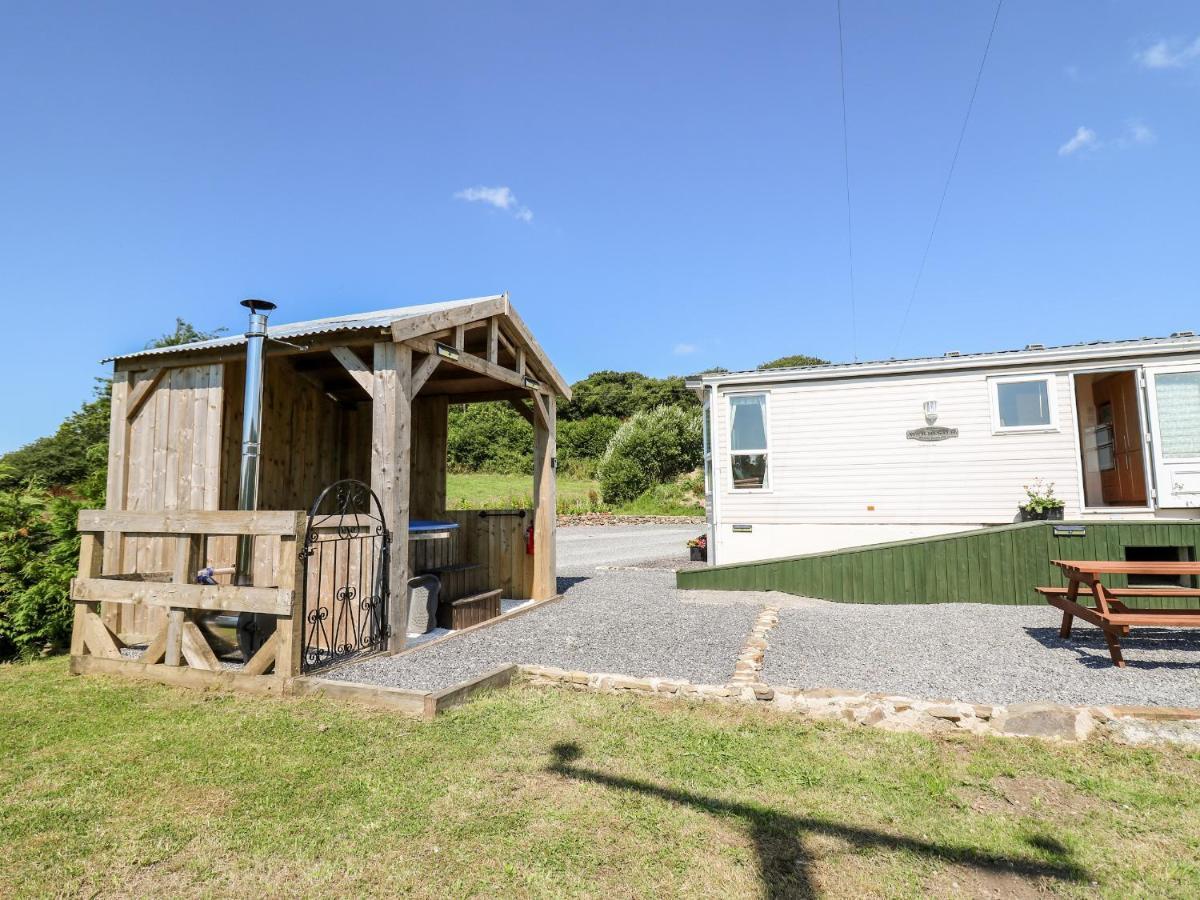 The Lodge Llanelli Esterno foto