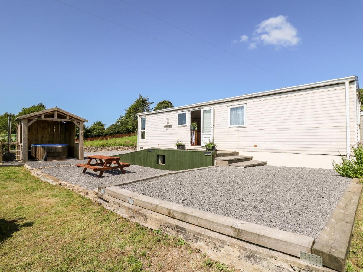 The Lodge Llanelli Esterno foto