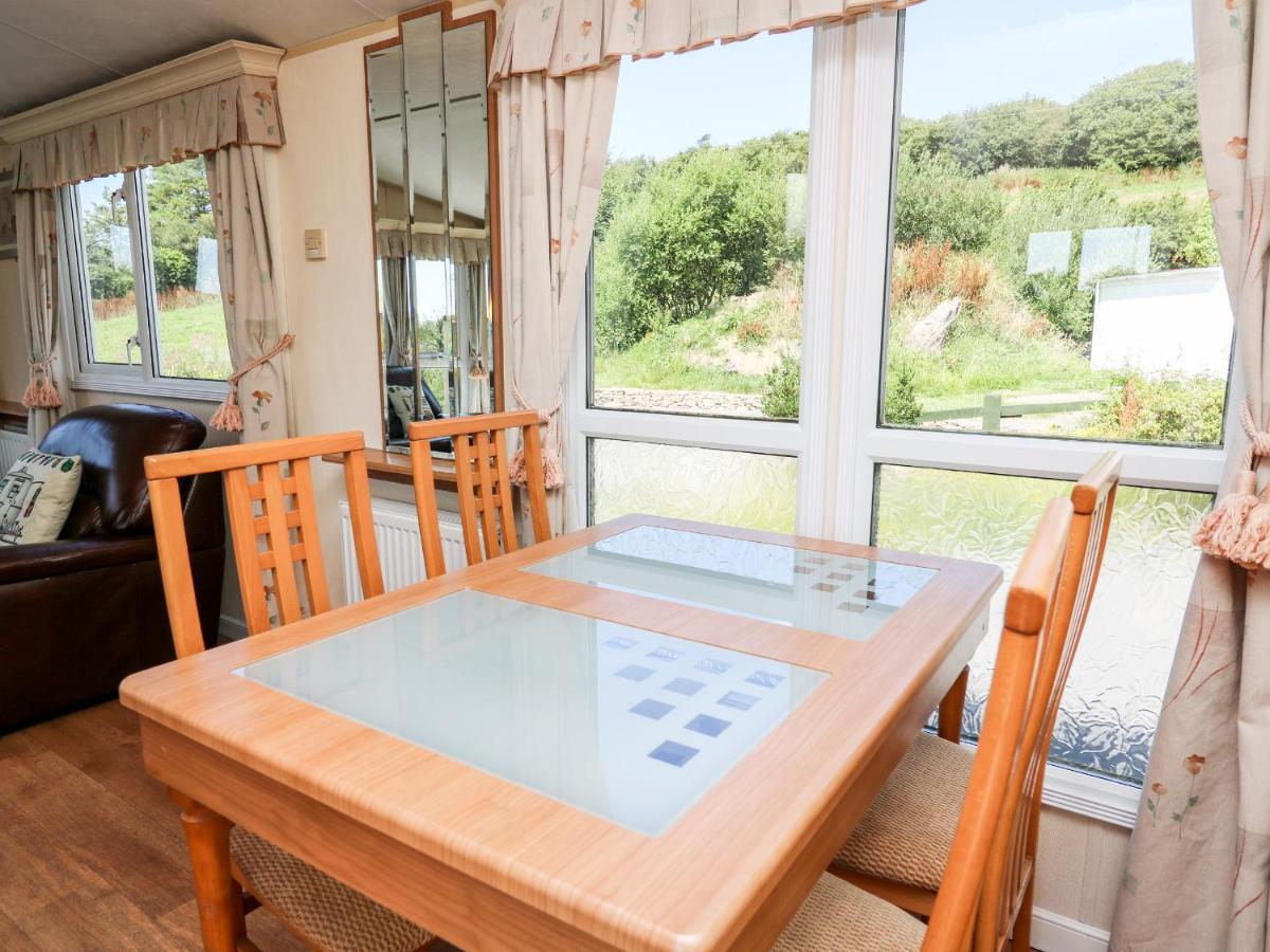 The Lodge Llanelli Esterno foto