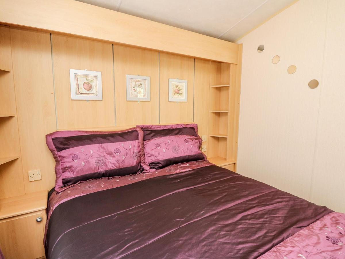 The Lodge Llanelli Esterno foto