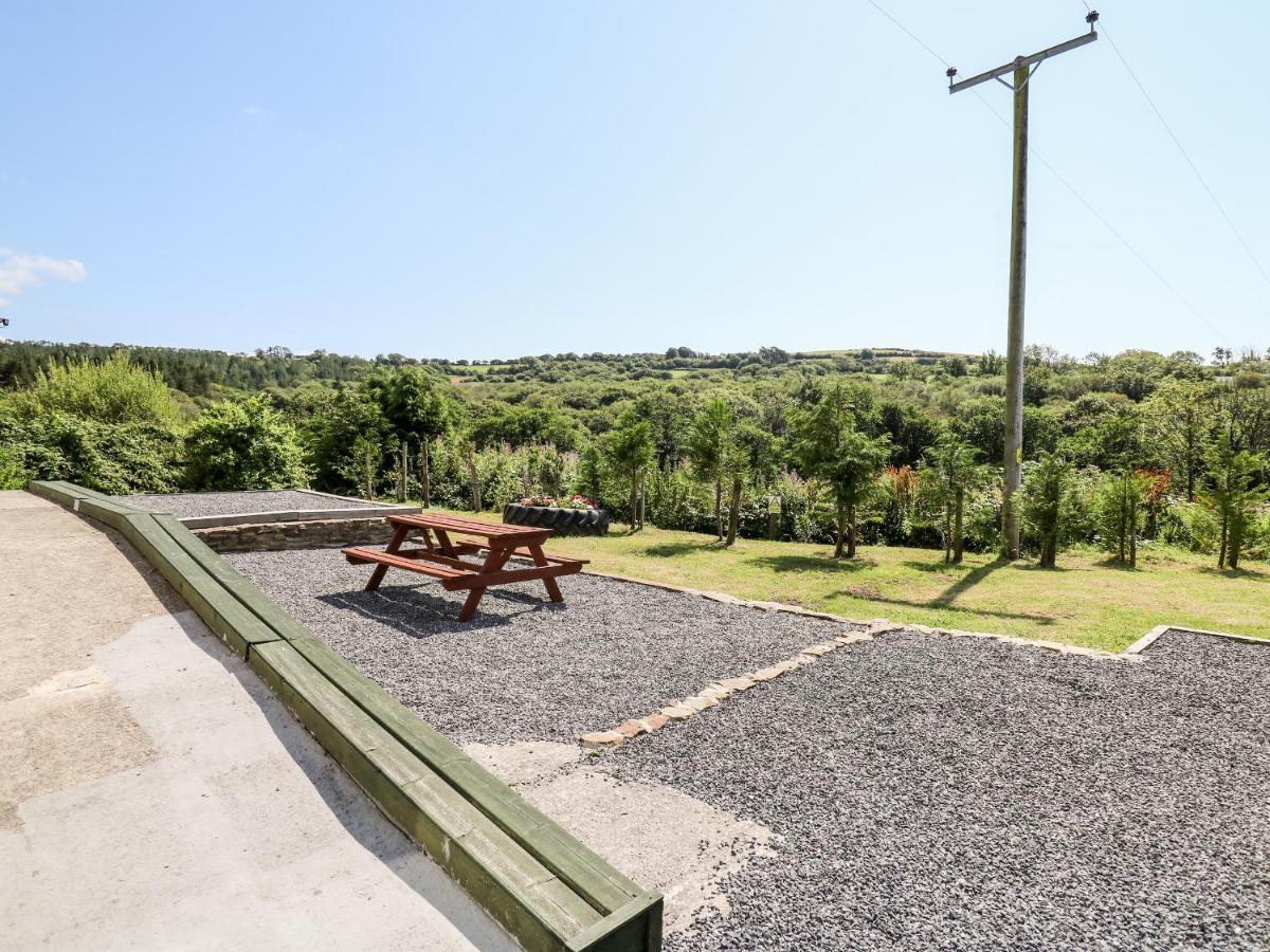 The Lodge Llanelli Esterno foto