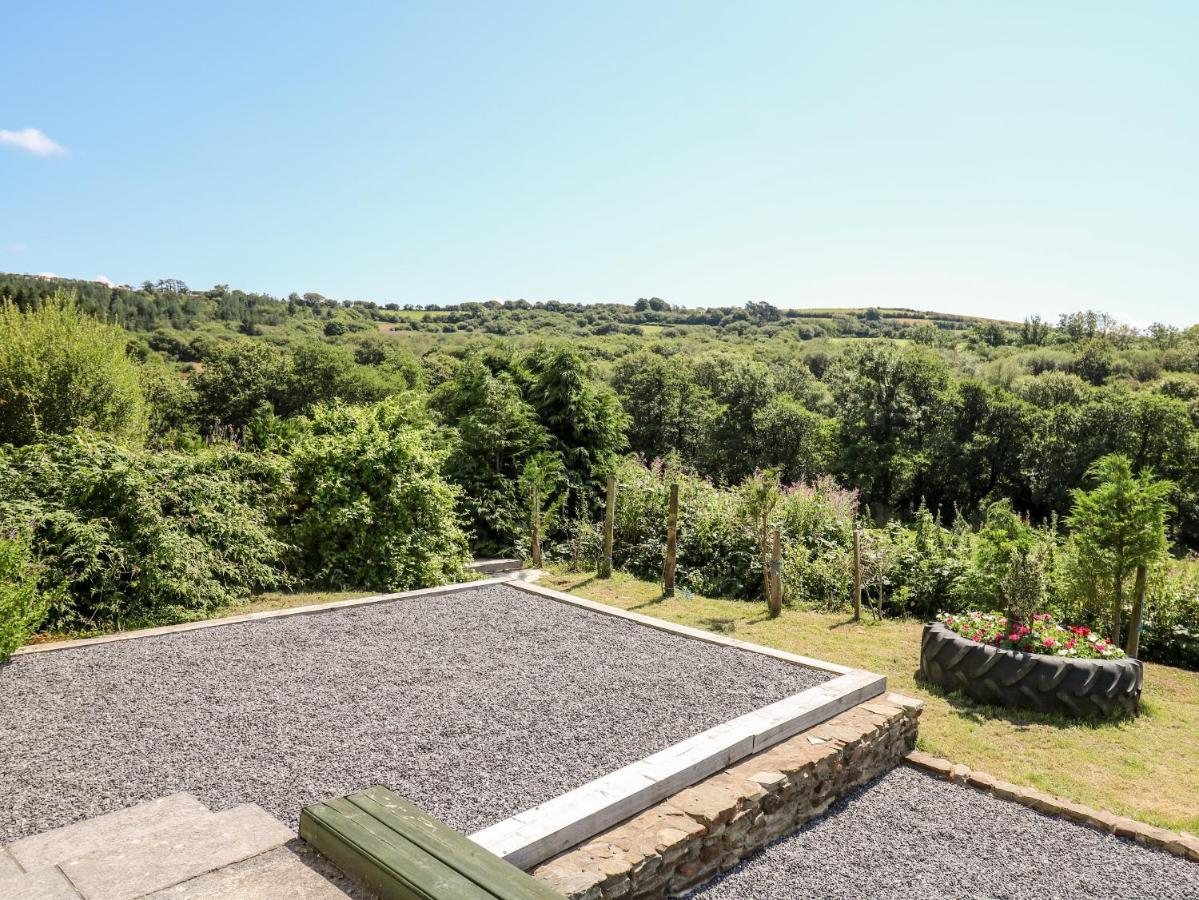 The Lodge Llanelli Esterno foto